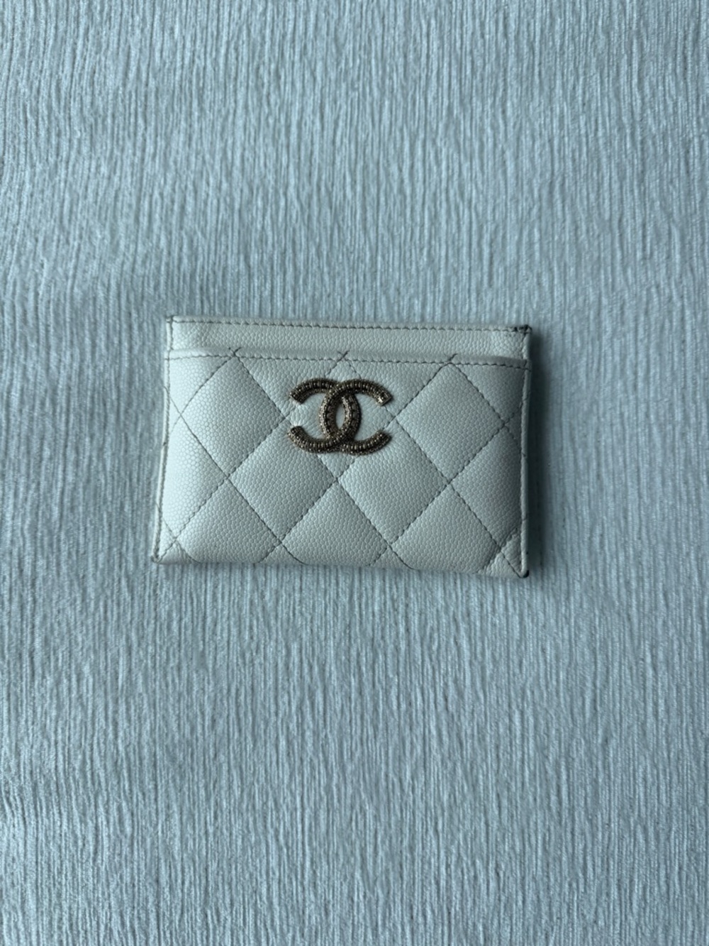 CHANEL Quilted Card Holder in Silver with Gold CC